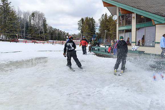 Dryden Skihill SB032915-3-9244