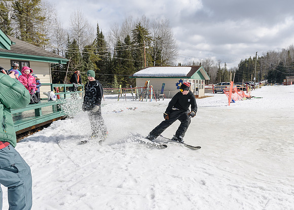 Dryden Skihill SB032915-3-9310