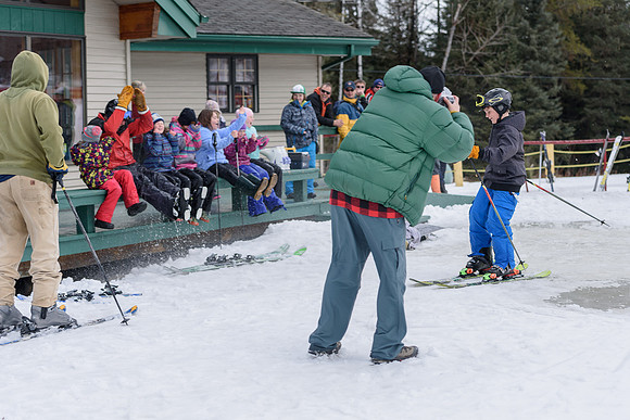 Dryden Skihill SB032915-3-9228