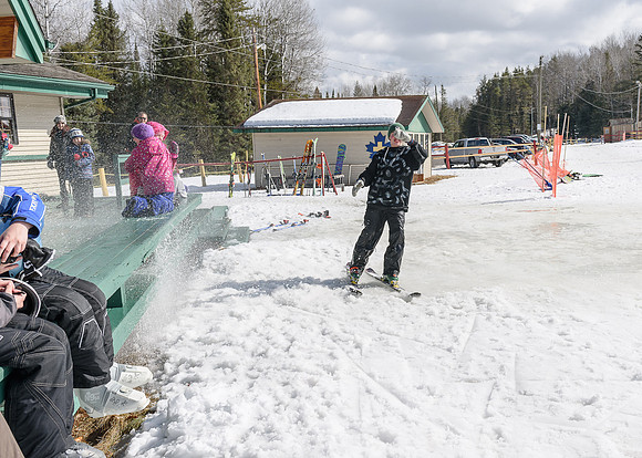 Dryden Skihill SB032915-3-9307