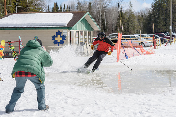 Dryden Skihill SB032915-3-9191