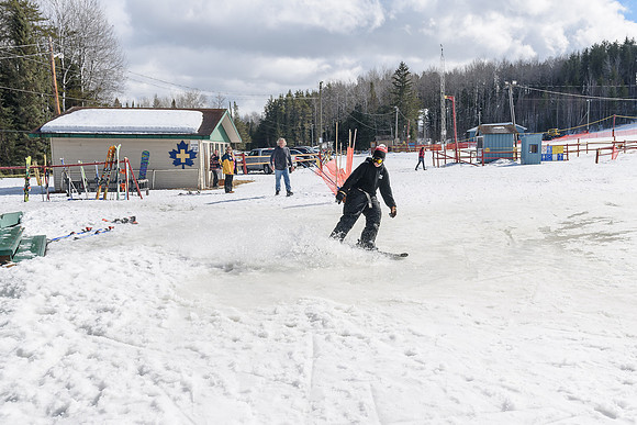 Dryden Skihill SB032915-3-9317