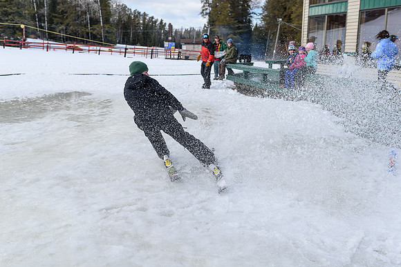 Dryden Skihill SB032915-3-9237