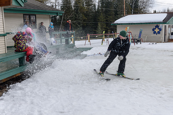 Dryden Skihill SB032915-3-9298