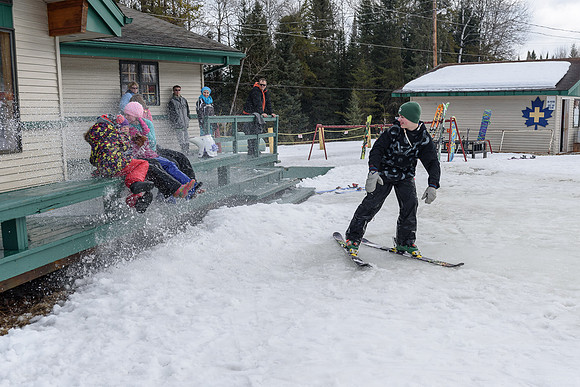 Dryden Skihill SB032915-3-9299