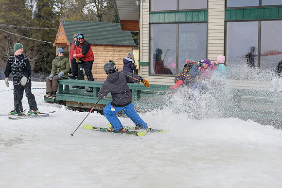 Dryden Skihill SB032915-3-9286