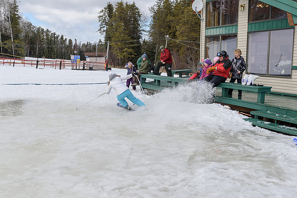 Dryden Skihill SB032915-3-9257