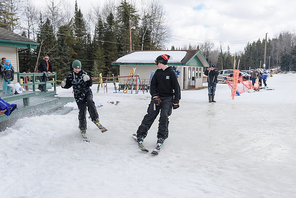 Dryden Skihill SB032915-3-9302
