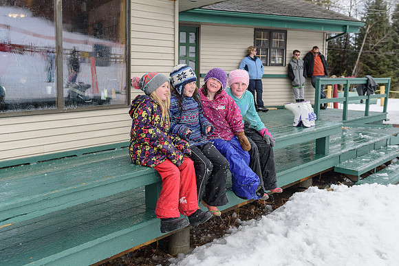 Dryden Skihill SB032915-3-9292