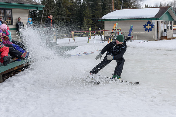 Dryden Skihill SB032915-3-9297