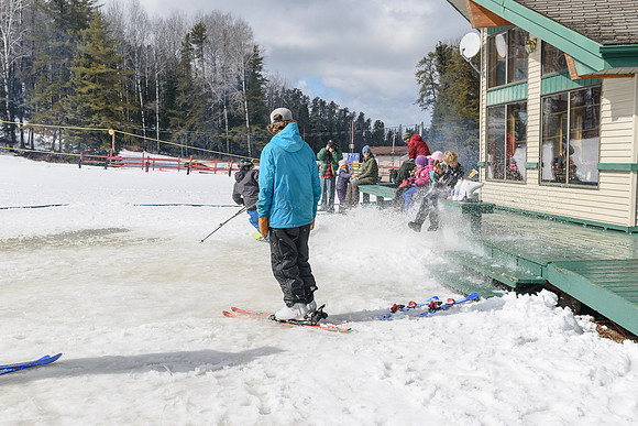 Dryden Skihill SB032915-3-9252
