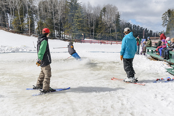 Dryden Skihill SB032915-3-9248