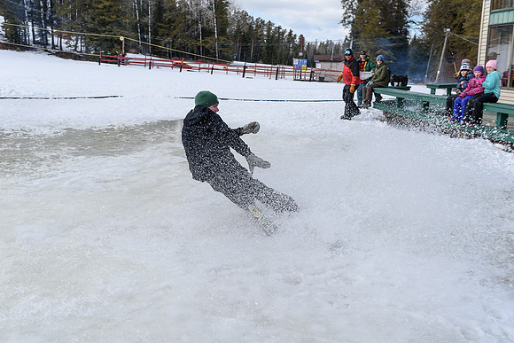Dryden Skihill SB032915-3-9236