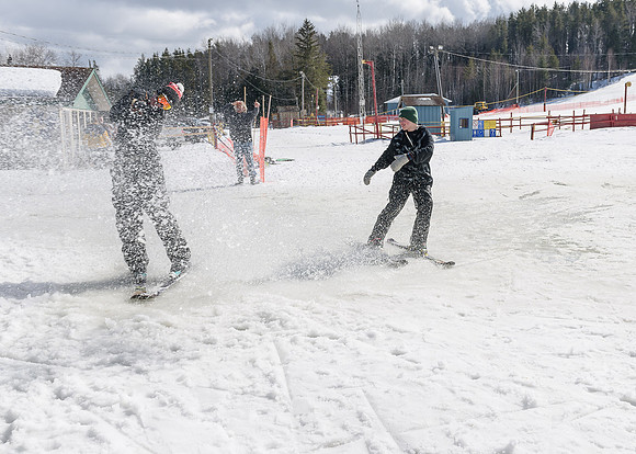 Dryden Skihill SB032915-3-9321