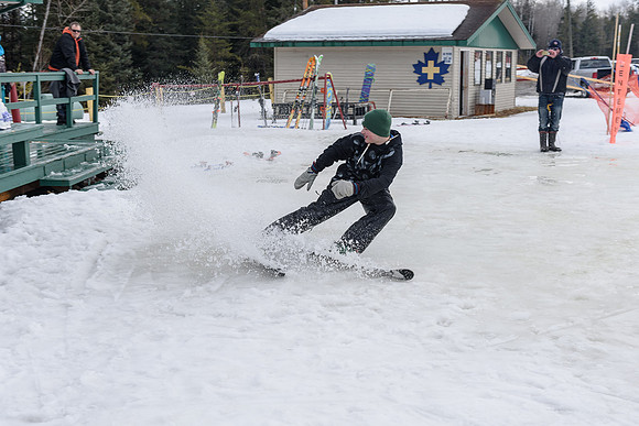Dryden Skihill SB032915-3-9296