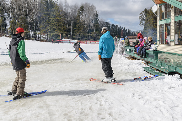 Dryden Skihill SB032915-3-9250
