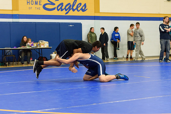 Wrestling DHS 011516-3-2929