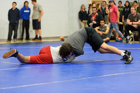 Wrestling DHS 011516-3-2885