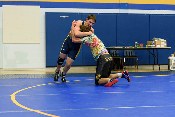 Wrestling DHS 011516-3-2219