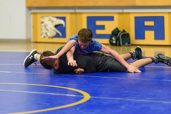 Wrestling DHS 011516-3-2957